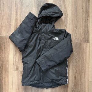 The North Face Kids Freedom Extreme Coat size small 7/8 with cool back design
